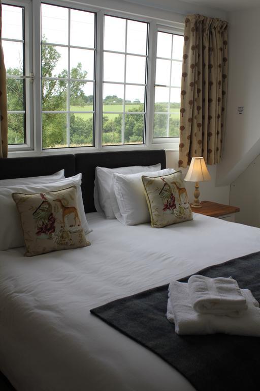 Three Horseshoes Country Inn Barry Ngoại thất bức ảnh