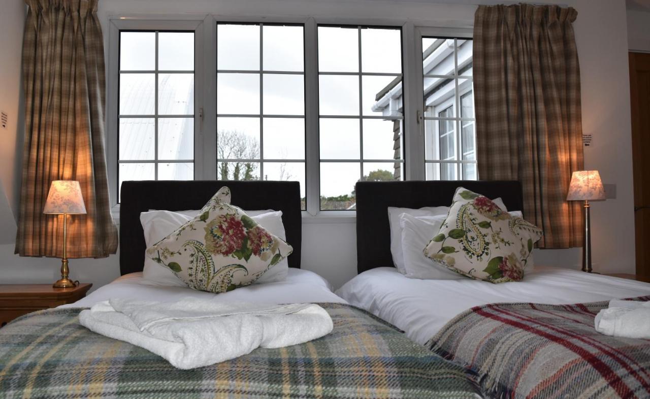 Three Horseshoes Country Inn Barry Ngoại thất bức ảnh