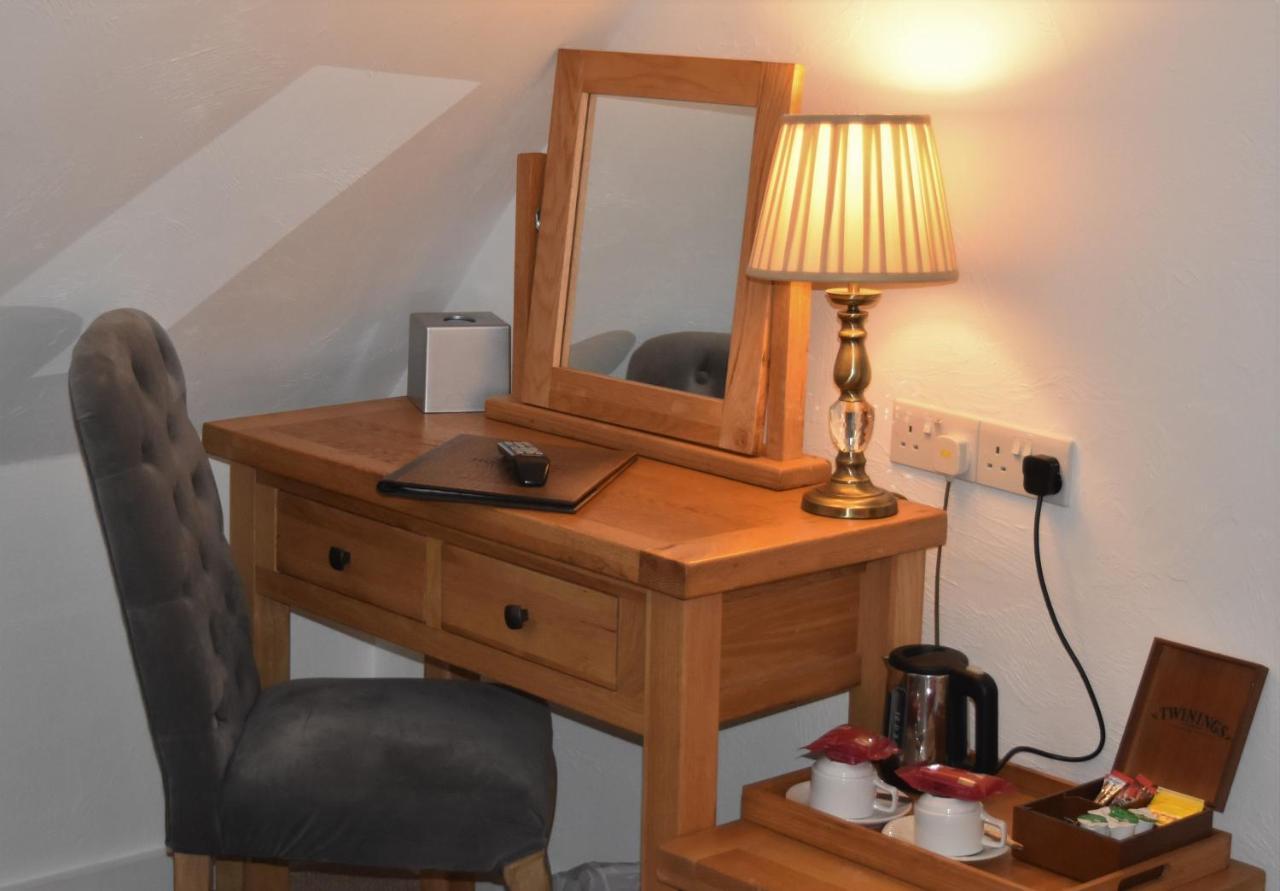 Three Horseshoes Country Inn Barry Ngoại thất bức ảnh